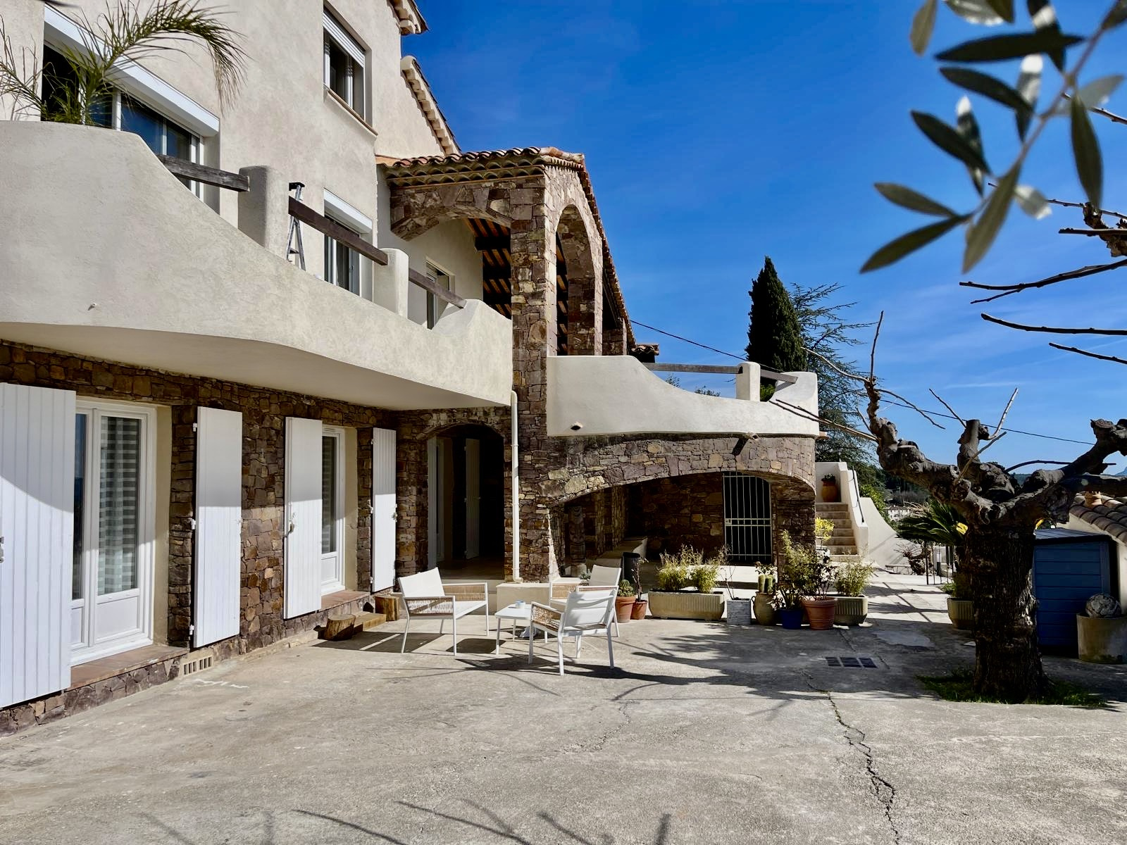 Agence immobilière de Azémar Immobilier - Fiducia Saint-aygulf